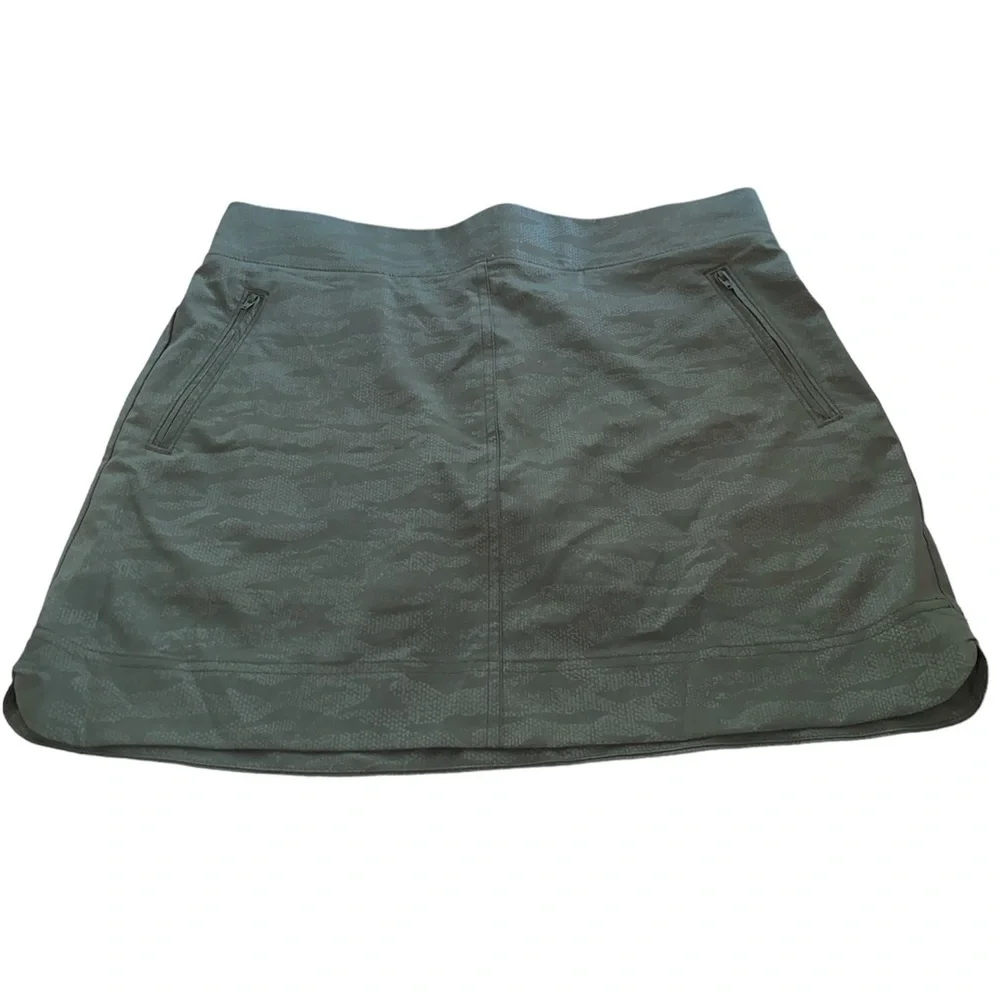Orvis Classic Collection travel skort pull on elastic waist pocket camo Sz M NWT